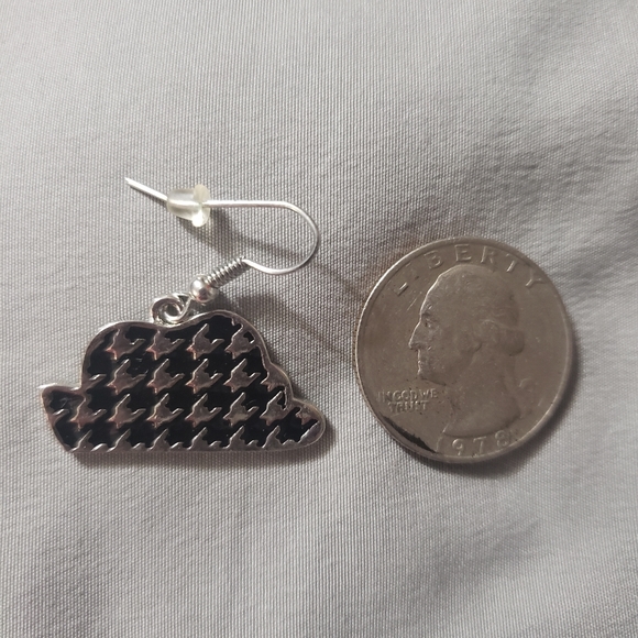 Houndstooth Hat Earrings. - Picture 5 of 5